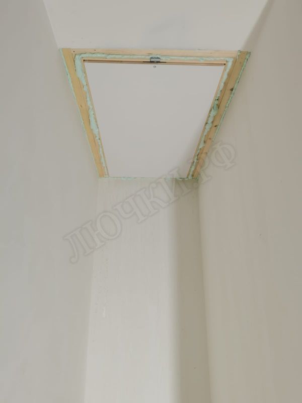 Монтаж чердачной лестницы в заранее подготовленный проем Монтаж чердачной лестницы в заранее подготовленный проем