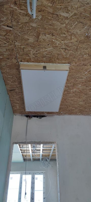 Монтаж чердачной лестницы в заранее подготовленный проем Монтаж чердачной лестницы в заранее подготовленный проем