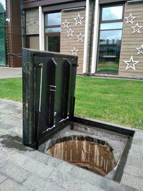 Напольный люк Брус Ли AISI 304, Съемная дверца 900*700 Напольный люк Брус Ли AISI 304, Съемная дверца 900*700