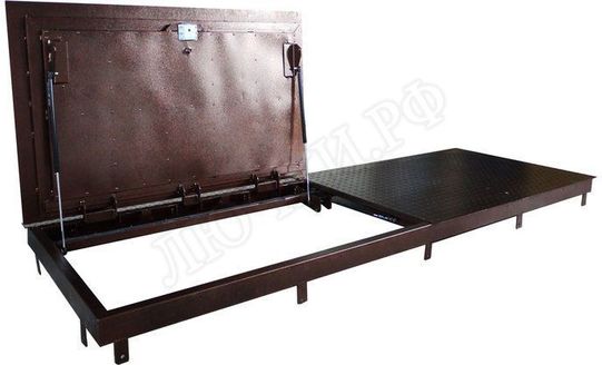 Напольный люк Дворник Уголок, нержавеющий рифленый лист, 2 створки 600*3100 Напольный люк Дворник Уголок, нержавеющий рифленый лист, 2 створки 600*3100