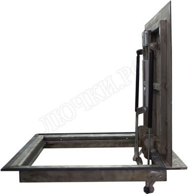 Уличный люк Дворник Уголок, нержавеющая сталь AISI 304 700*1800 Уличный люк Дворник Уголок, нержавеющая сталь AISI 304 700*1800