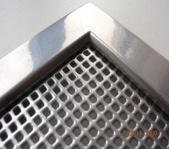 Решетка металлическая с перфорацией 3*5 мм врезная 550*250 Решетка металлическая с перфорацией 3*5 мм врезная 550*250